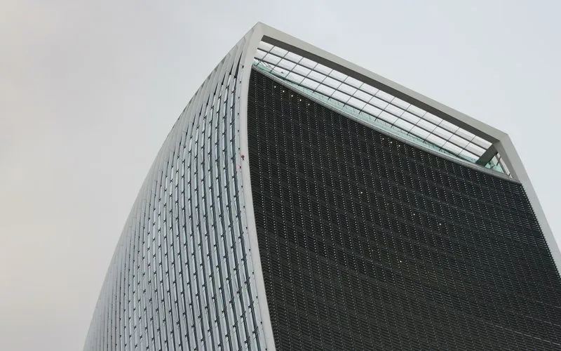 Light and dark architecture